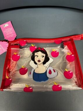 Mad Beauty Disney Princess Snow White Clear Zip Cosmetic Pouch - Poison Apple